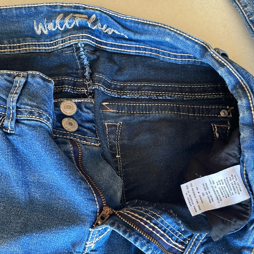 Wallflower Bootcut jeans size 16